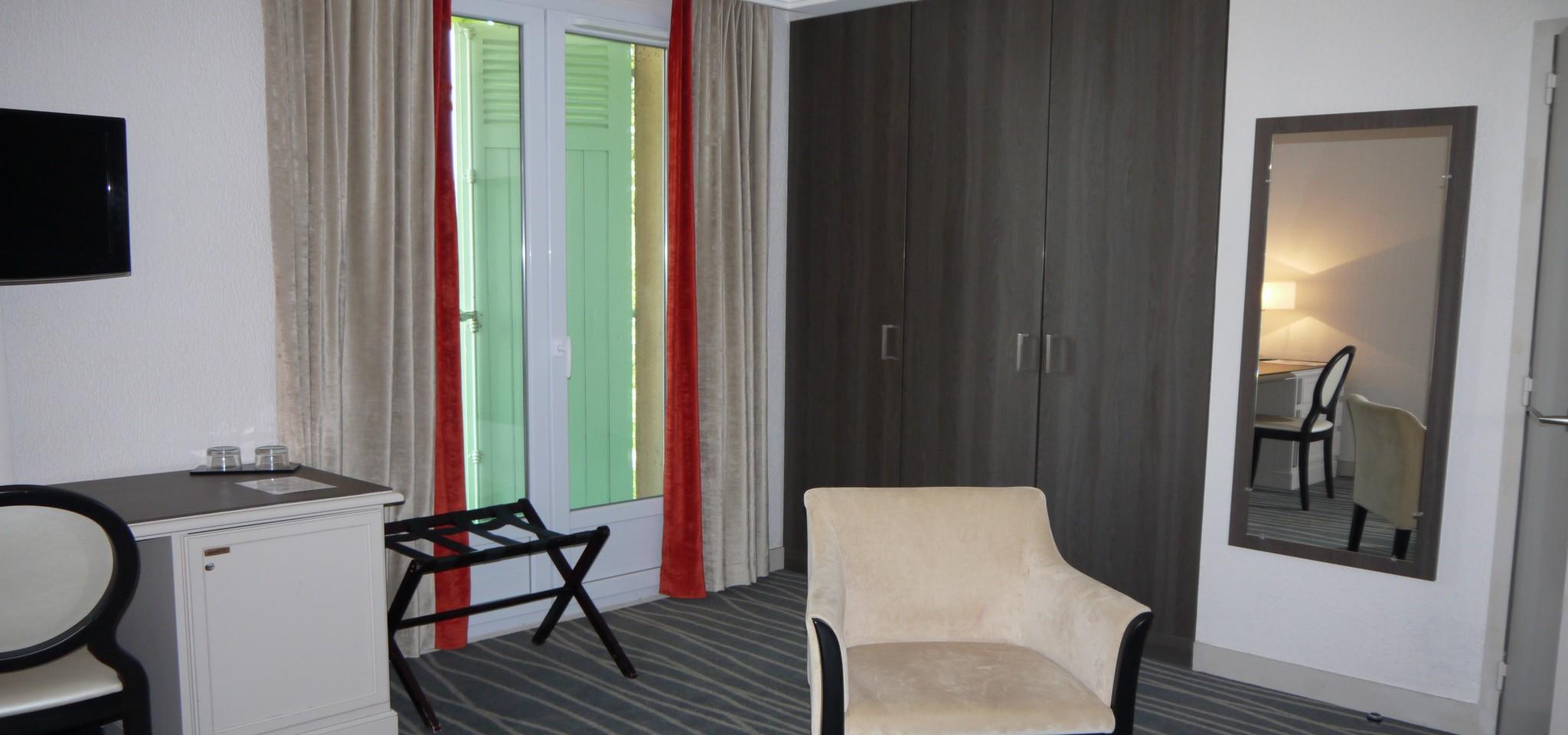Logis Hotels- Hotel Et Restaurant Domaine De Fompeyre バザス エクステリア 写真