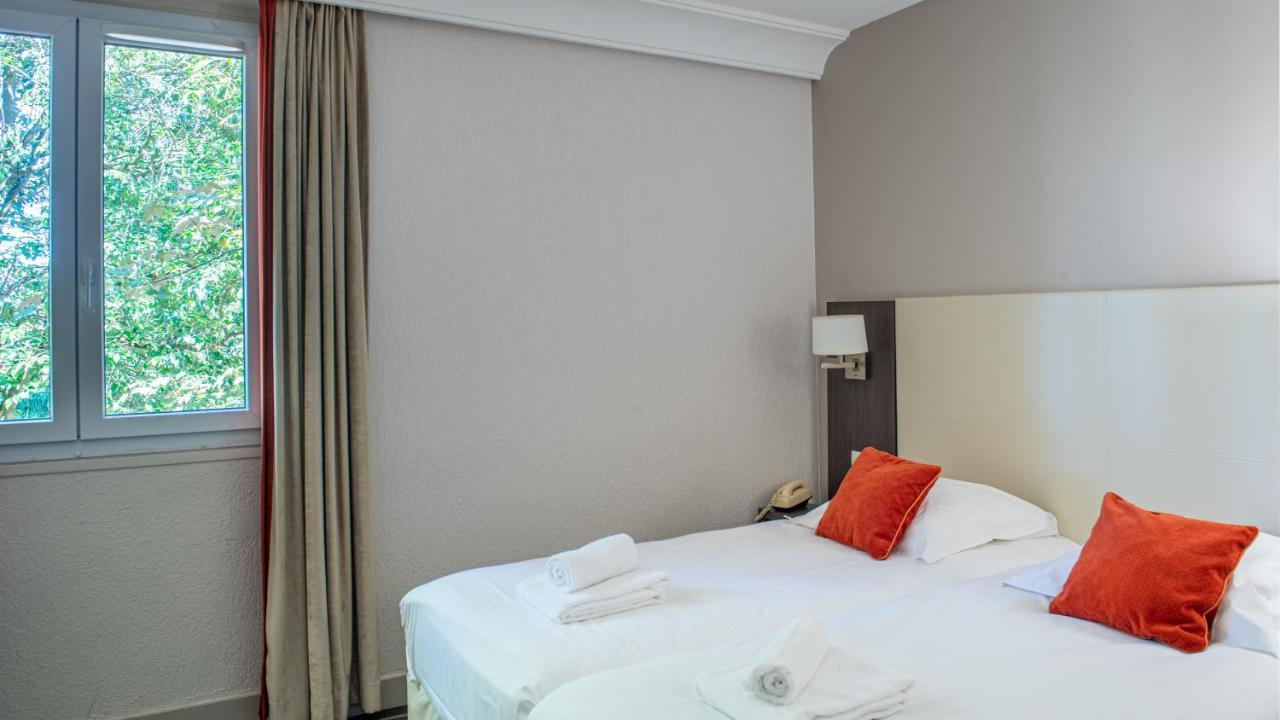 Logis Hotels- Hotel Et Restaurant Domaine De Fompeyre バザス エクステリア 写真